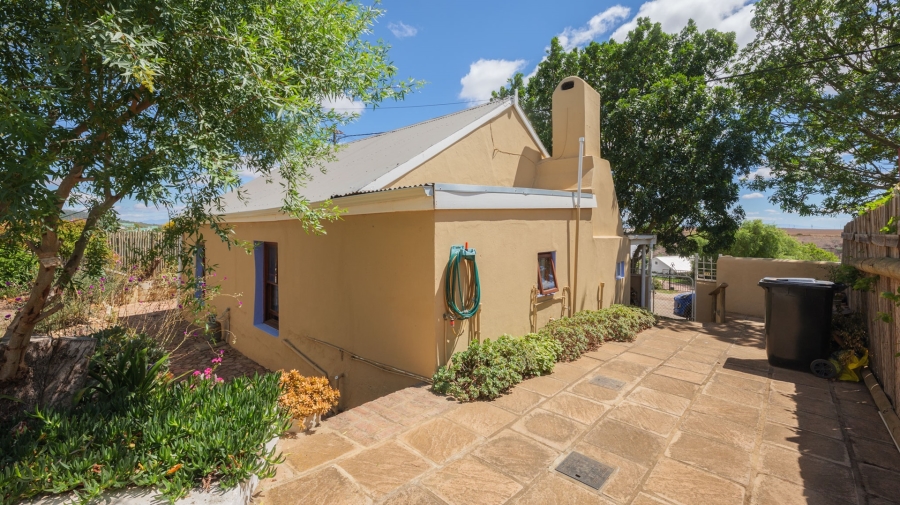 2 Bedroom Property for Sale in Napier Western Cape